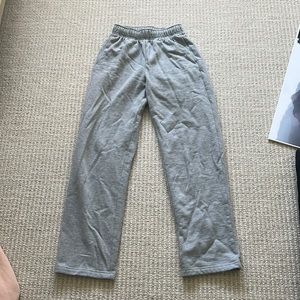 New condition alo yoga grey sweatpants
